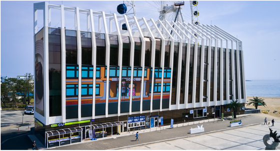 Full Color Outdoor Advertising LED Display Ultra Thin Lightweight Mudah Dipasang Untuk Iklan Dinamis